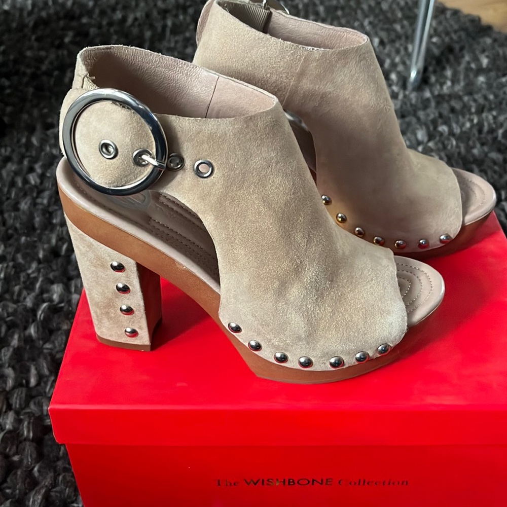 WISHBONE Collection shoes